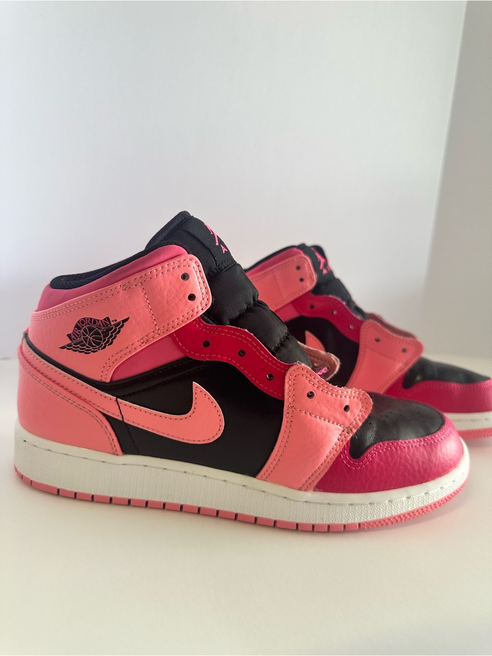 Size 6Y - Jordan 1 Mid Coral Chalk Youth Shoes